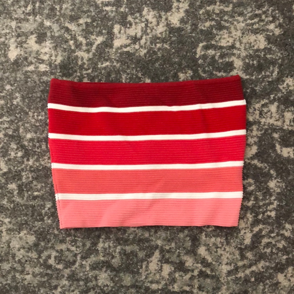 Stretchy rubbed horizontal striped tube top. small.